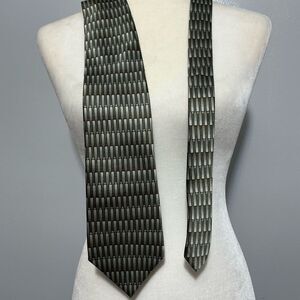 Barrington Elegant Gray Patterned Men's Tie